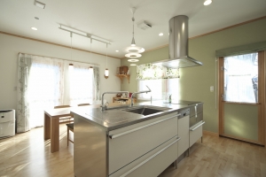 premiumluxuryhomes.com