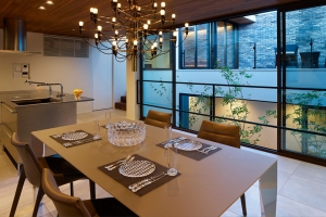 premiumluxuryhomes.com