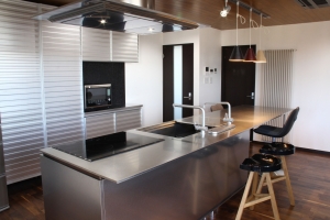 premiumluxuryhomes.com