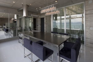 premiumluxuryhomes.com