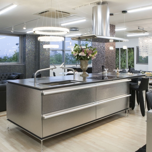 premiumluxuryhomes.com