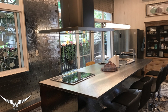 premiumluxuryhomes.com